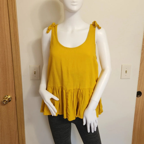 Yellow Dip tank top size medium - Picture 1 of 10